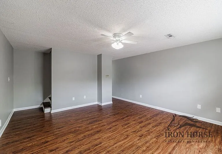 2165 S Milledge Ave #F8 — Photo 4