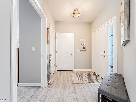 3rd image of 103 Acorn Ln