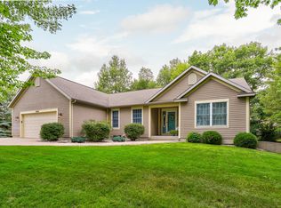 5464 Pine Bluff Ln, Muskegon, MI 49441