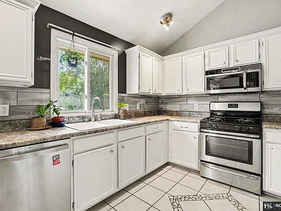5th image of 12671 Crown Point Ave