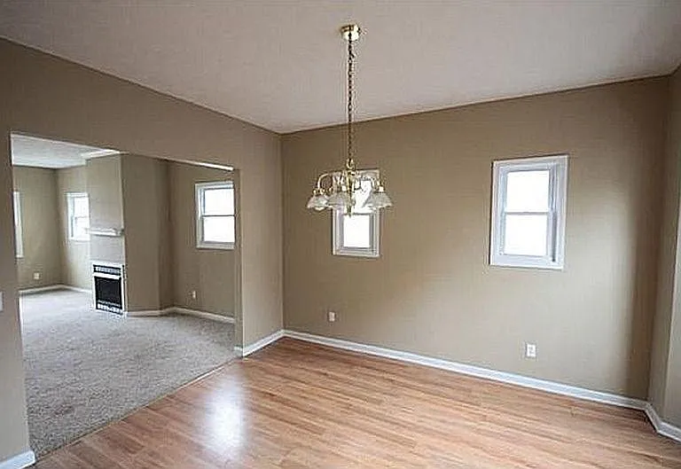 439 Fuller Ave SE — Photo 6