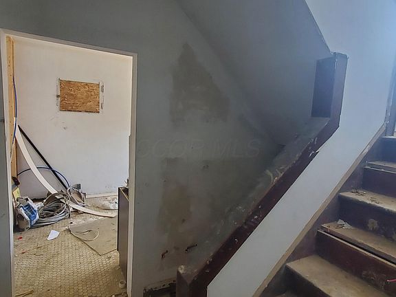 5th image of 1469 Bryden Rd