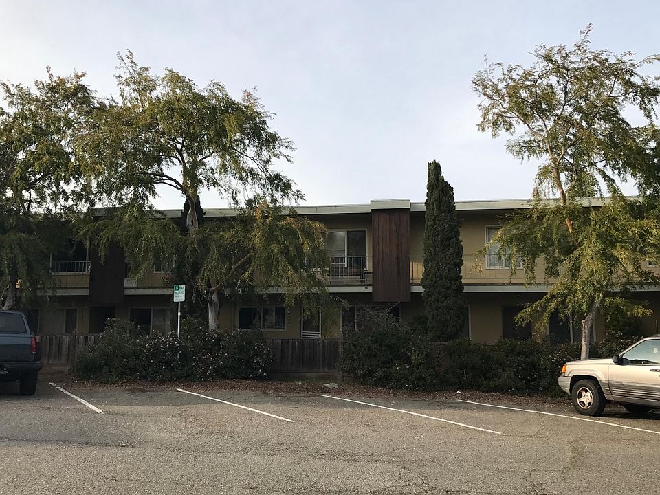 1st image of 479 Lincoln Cir #7