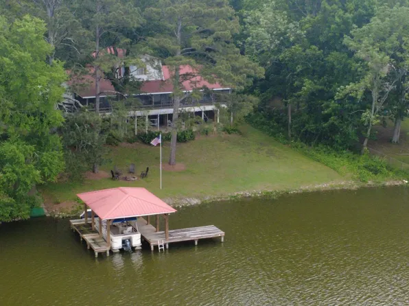 714 E Riverview Dr, Glencoe, AL 35905