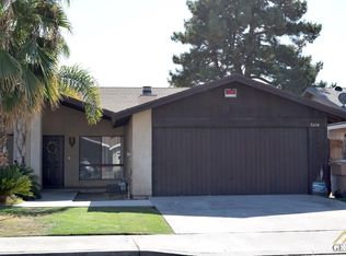 3204 Parkland Ct, Bakersfield, CA 93304