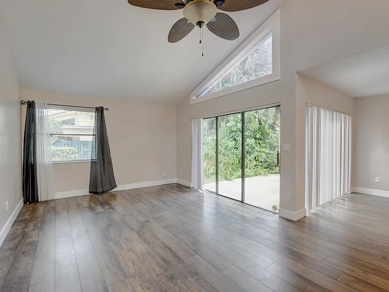 6165 Belleza Ln — Photo 4