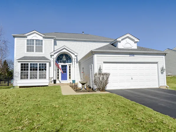 2046 Mission Hills Dr, Elgin, IL 60123