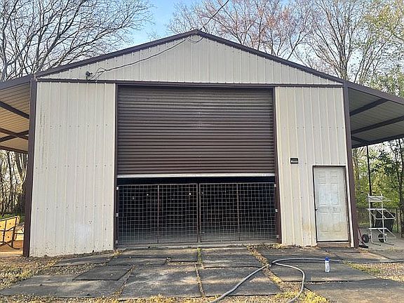 2nd image of 555 Skipjack Rd