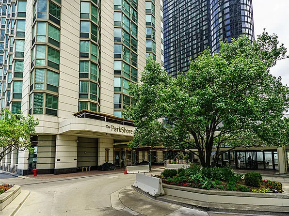 195 N Harbor Dr APT 607, Chicago, IL 60601
