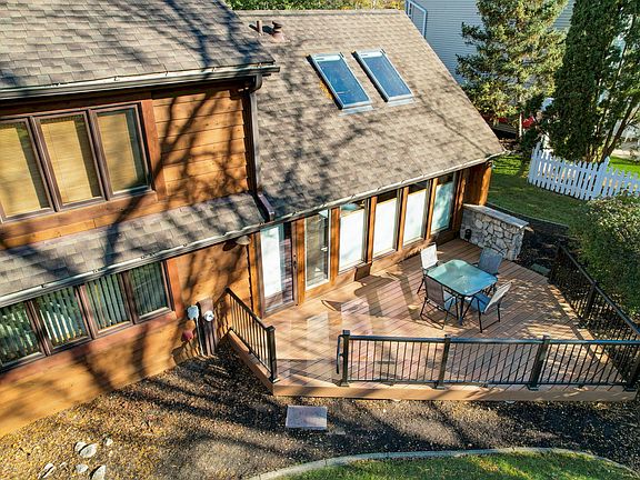 3rd image of 2345 Lakeshore Ct