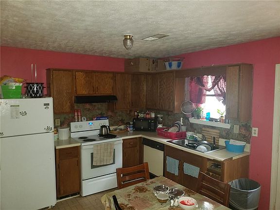 3rd image of 3115 Sarah Lou Dr