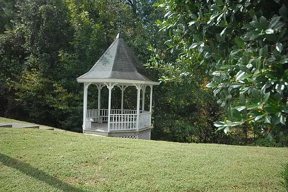 Fox Chase — Photo 1
