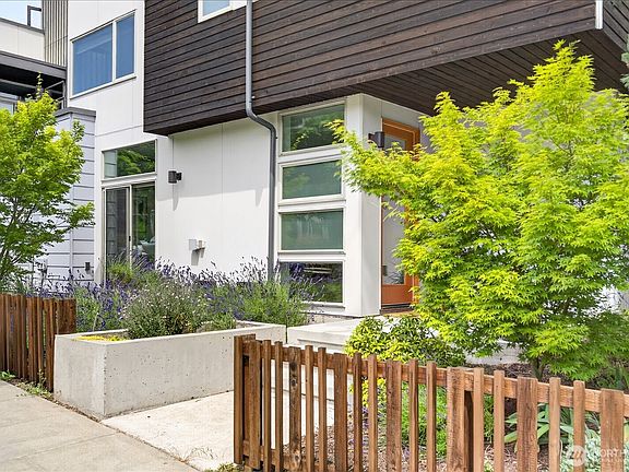 2nd image of 4440 Renton Avenue S