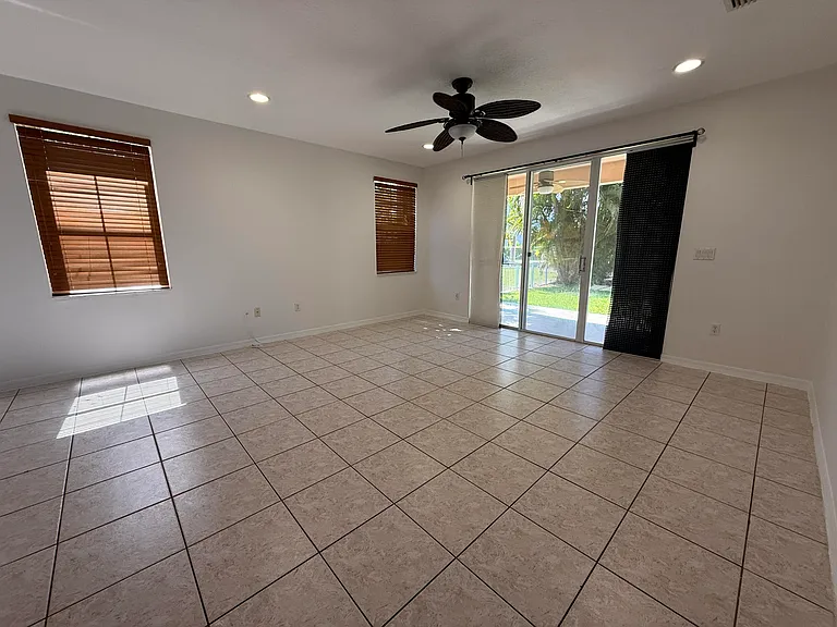 12631 SW 28th St — Photo 15