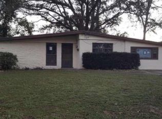 6738 Cherbourg Ave N, Jacksonville, FL 32205