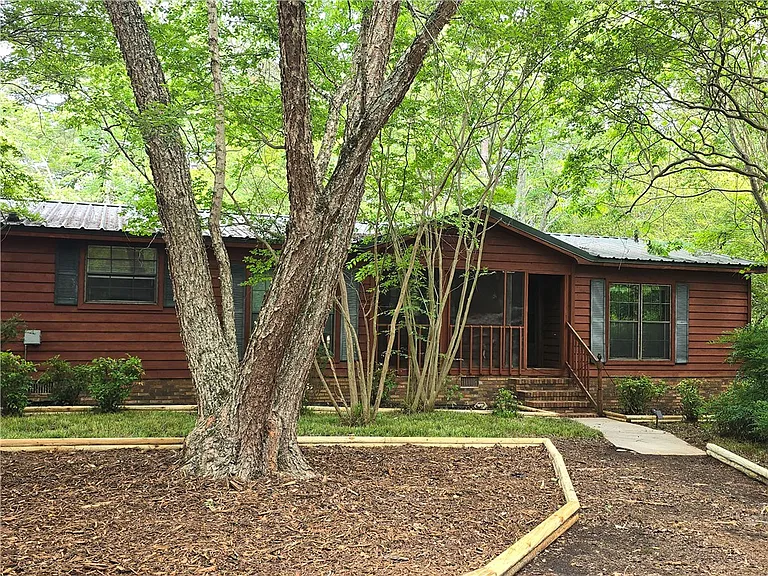 330 McClain Dr — Photo 1