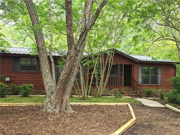 330 McClain Dr, Seneca, SC 29678