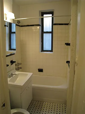 Rented by City Connections Realty | media 29