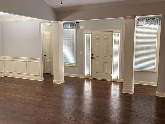 4th image of 1812 Manor View Cir #10