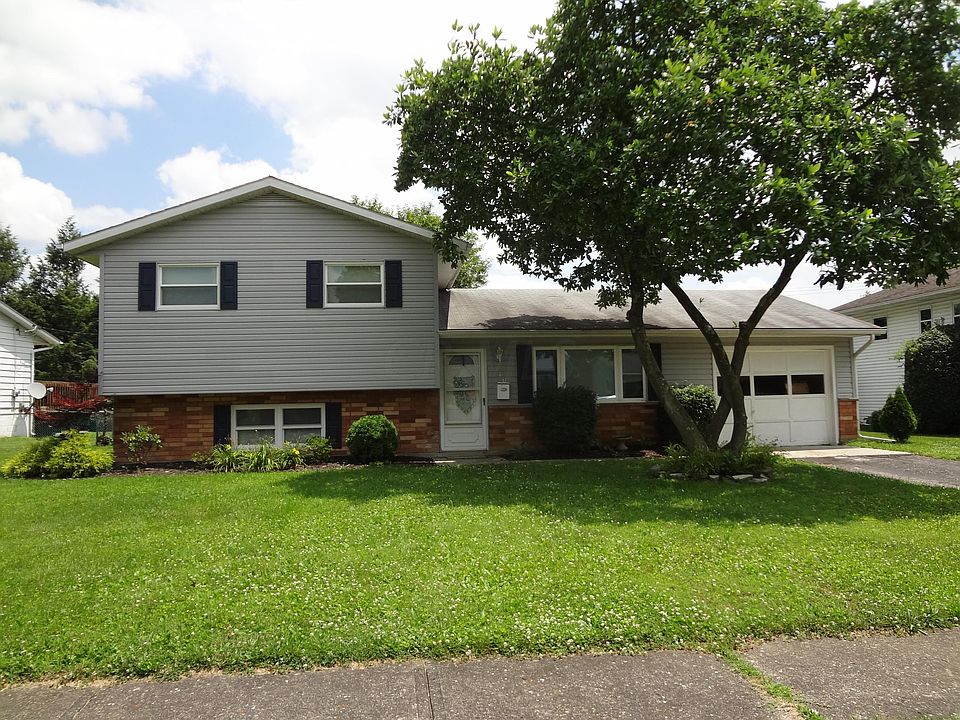 1st image of 640 Canterbury Ct