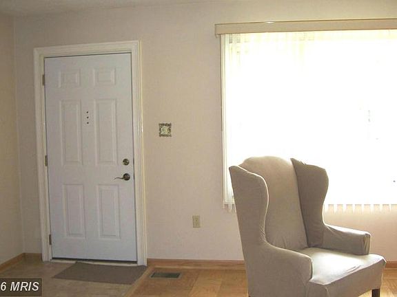 3rd image of 4908 Poplar Dr