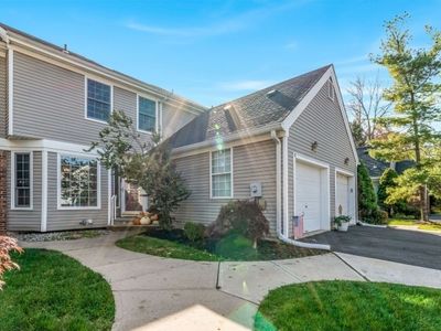 41 Myrtle Ct, Whitehouse Station, NJ, 08889