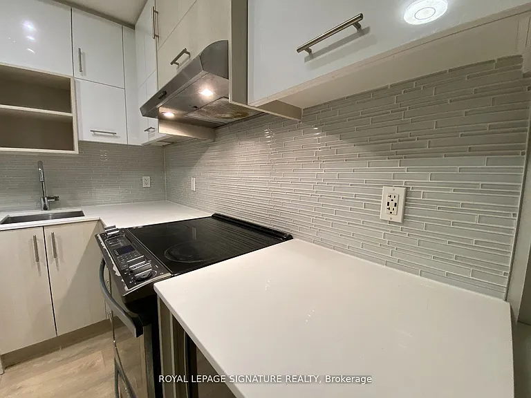 150 Fairview Mall Dr #807 — Photo 7