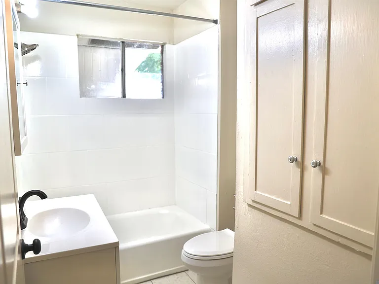 10716 Cletus Dr — Photo 2
