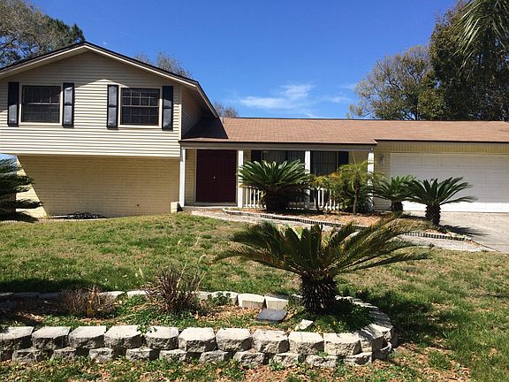 2nd image of 23731 Lakehills Dr