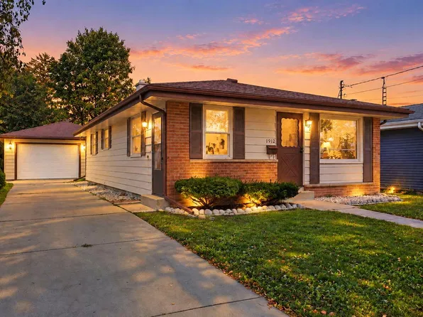 1912 35th PLACE, Kenosha, WI 53140