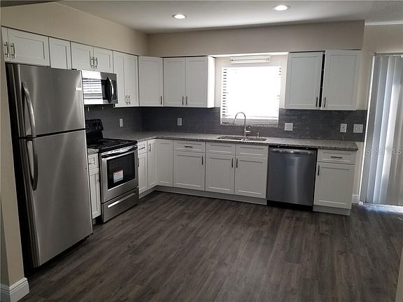 5th image of 115 Louisiana Ave