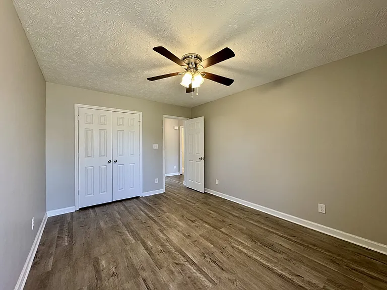 204 Fair Oaks Dr — Photo 16