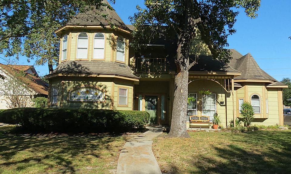 2nd image of 11318 Colonial Trail Dr