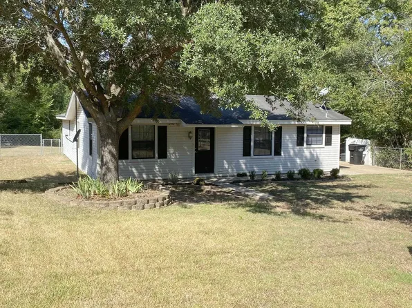 1411 Aars St, Longview, TX 75601