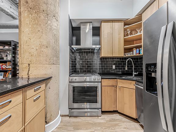4th image of 140 Bay St APT 2F