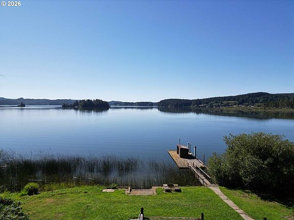 4th image of 83187 Clear Lake Rd