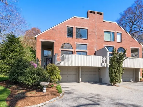3 Catlin Rd #3, Brookline, MA 02445