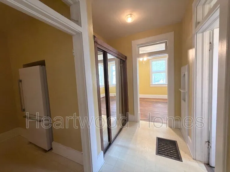 1408 Victoria St — Photo 18