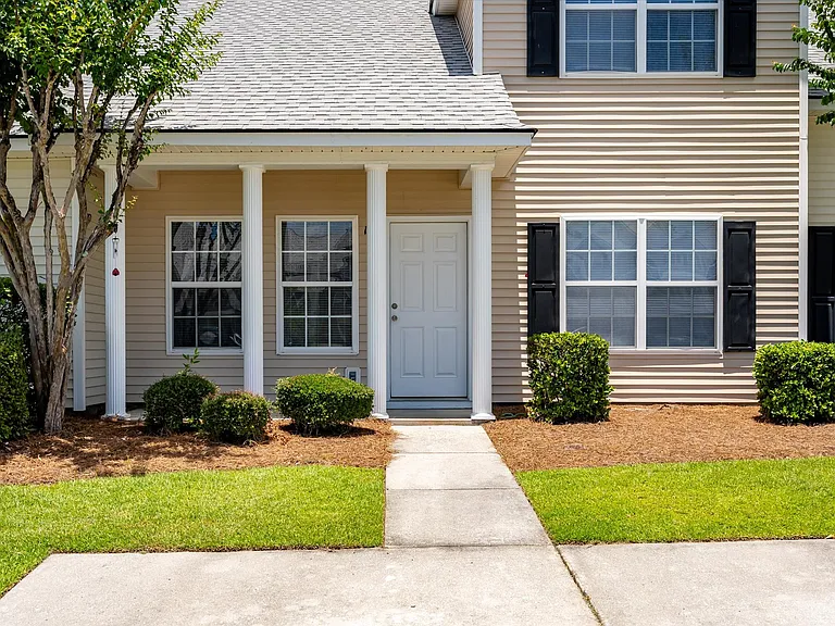 112 Black River Dr — Photo 37