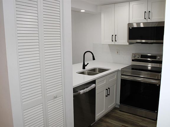 2nd image of 10501 W Broward Boulevard #403