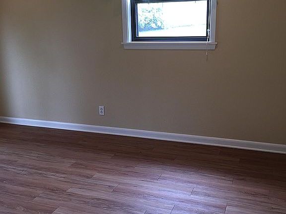 5th image of 124 Pinewood Dr