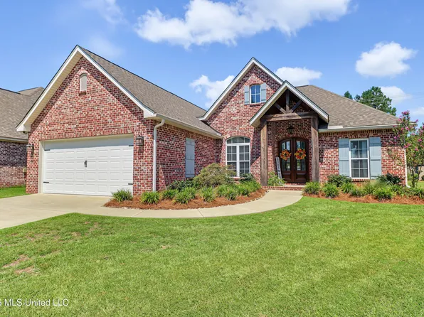 45 Thornbury Ln, Hattiesburg, MS 39402