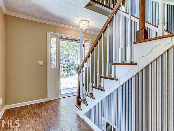 5th image of 121 Heritage Way