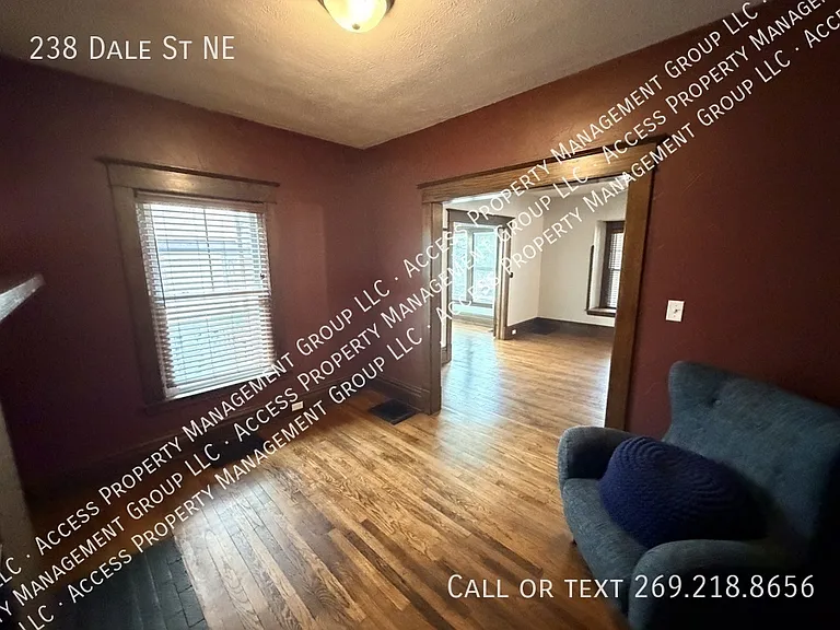 238 Dale St NE — Photo 11