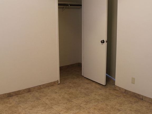 4th image of 829 Sylvia Dr APT A