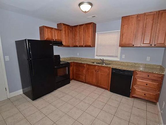 2nd image of 3318 Cedarhurst Dr