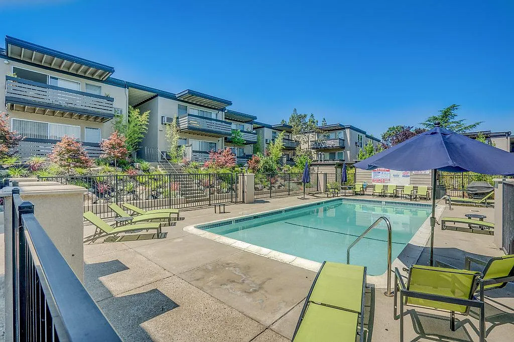 Vista Terrace — Photo 1