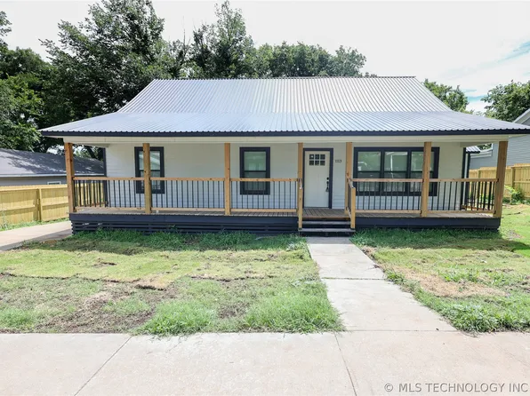 1113 W 10th St, Sulphur, OK 73086