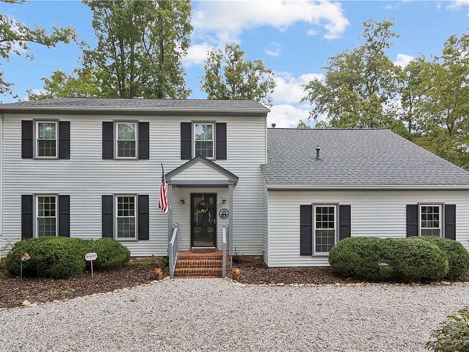 1st image of 104 Curles Cir