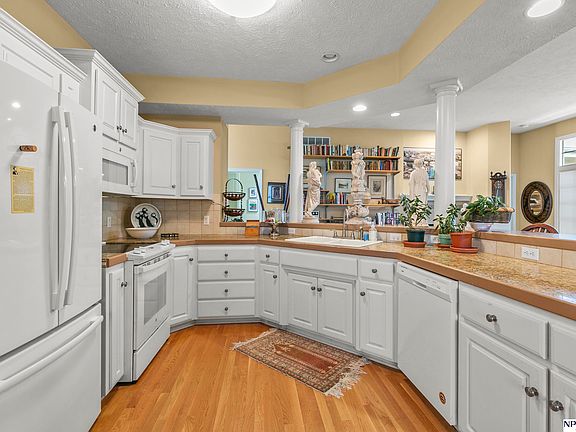 4th image of 5027 S 178th St